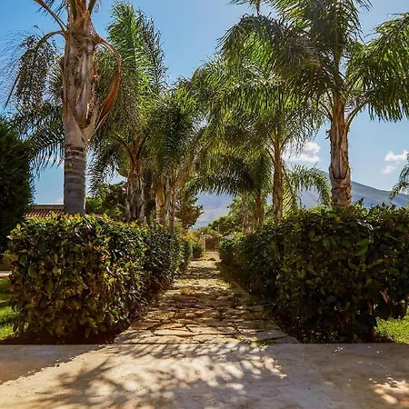 Apartmanhotel I Faraglioni 4*