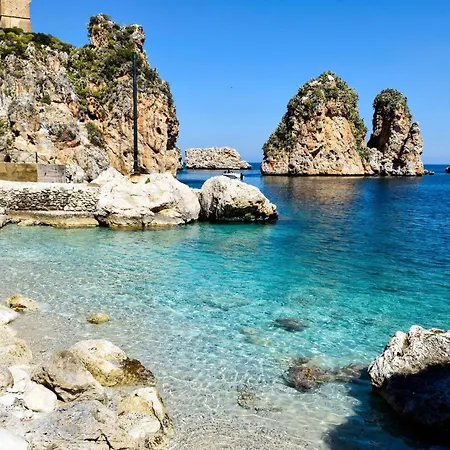 Aparthotel I Faraglioni 5*